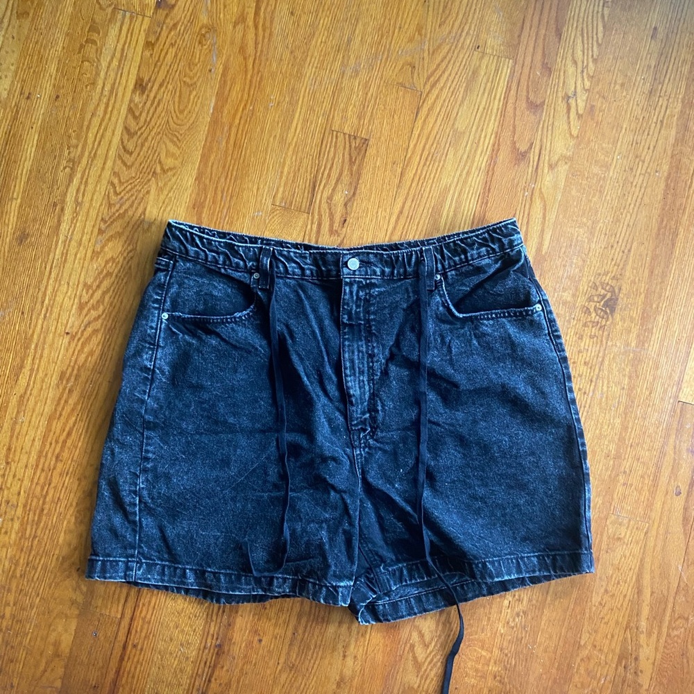 Urban Outfitters BDG Poppy Denim Drawstring Short – Black size XXXL Plus Size - Picture 3 of 8